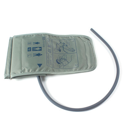 กล่อง Sphygmomanometer จิ้ม NIBP จิ้ม ผู้ใหญ่กล่อง Sphygmomanometer ท่อเดียว 22-32cm