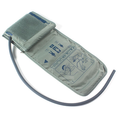กล่อง Sphygmomanometer จิ้ม NIBP จิ้ม ผู้ใหญ่กล่อง Sphygmomanometer ท่อเดียว 22-32cm